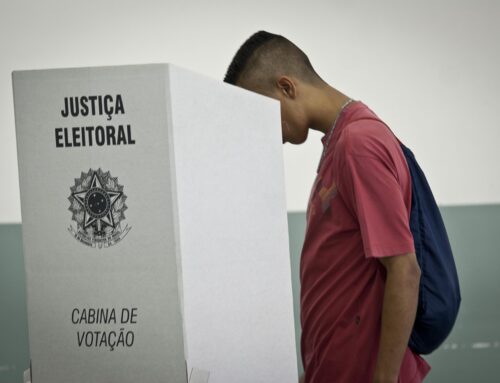 Maioria do eleitorado brasileiro tem nível médio completo