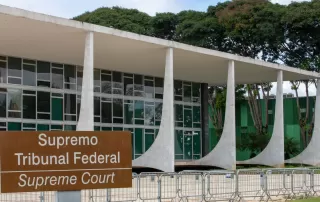 Moraes assume comando temporário do STF e é homenageado
