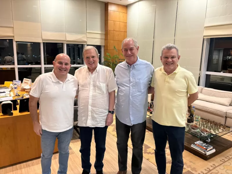 Ciro ao lado de Roberto Cláudio, Tasso e Sarto. Foto: Divulgação