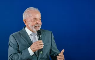 Lula defende que investir em educação é o caminho para resgatar o Brasil