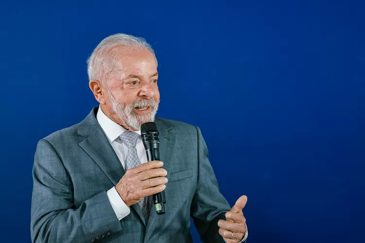 Lula defende que investir em educação é o caminho para resgatar o Brasil