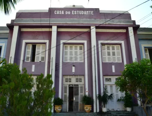 Evandro Leitão e Elmano de Freitas estão fechando a Casa do Estudante de Fortaleza