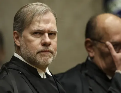Toffoli toma posse no TSE e diz que Justiça não decide eleição