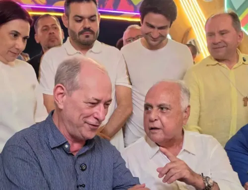 O prefeito de Maracanaú foi além da cordialidade e do respeito que se espera nas relações entre adversários. Ele se  excedeu em mesuras para com Ciro Gomesese