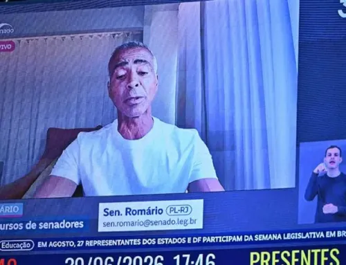 Romário defende fim da escala 6×1 e anuncia devolução de salário