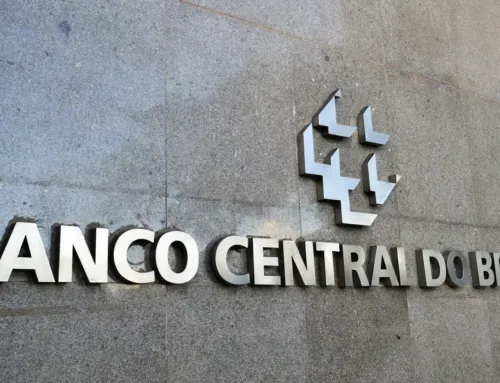 Banco Central e Receita Federal são autorizados a realizar concursos