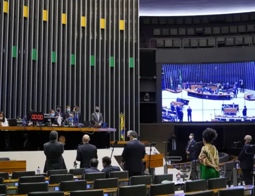 Dino intima partidos a explicar controle de emendas parlamentares