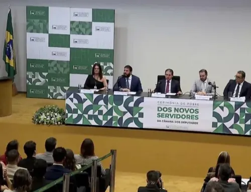 Motta defende modernização do Estado na posse de novos servidores da Câmara